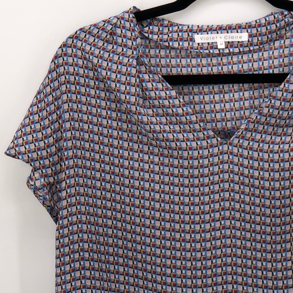 Violet + Claire Pink Blue Geometric Top M - Picture 3 of 7